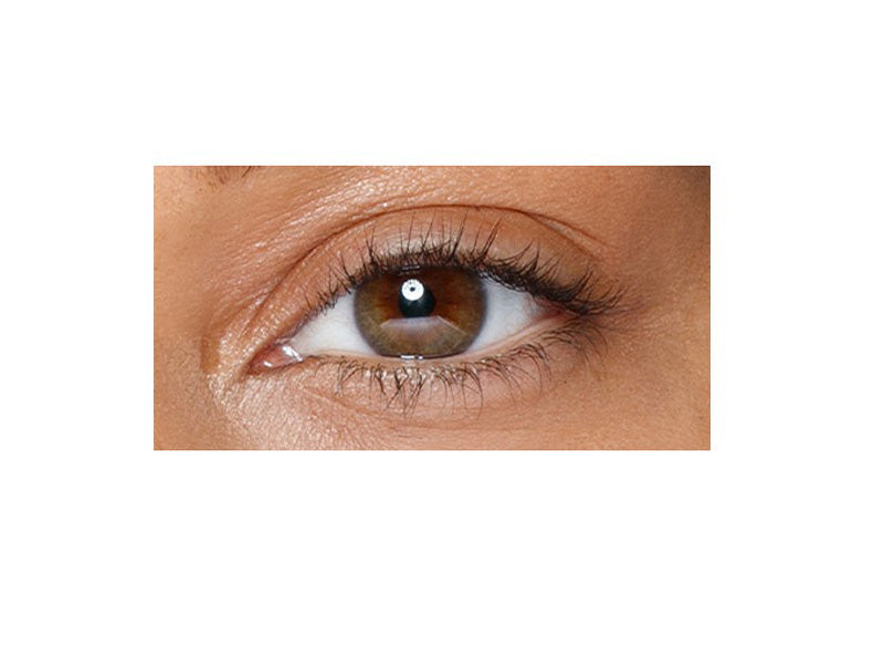eye close up for almond eyes