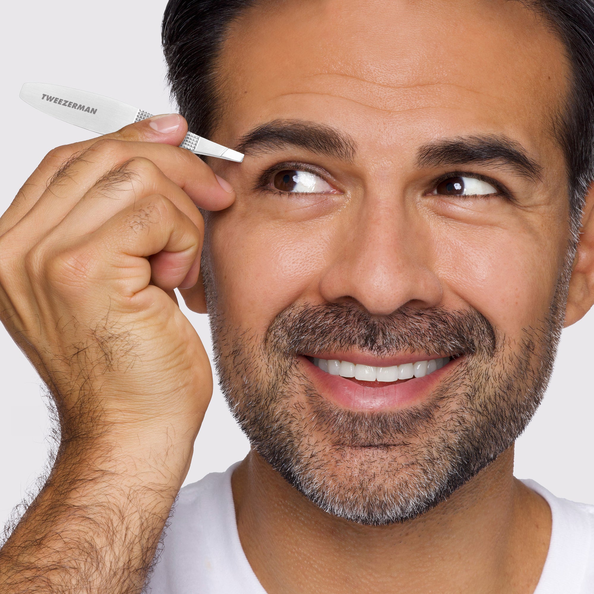 Model using the Wide Grip Slant Tweezer