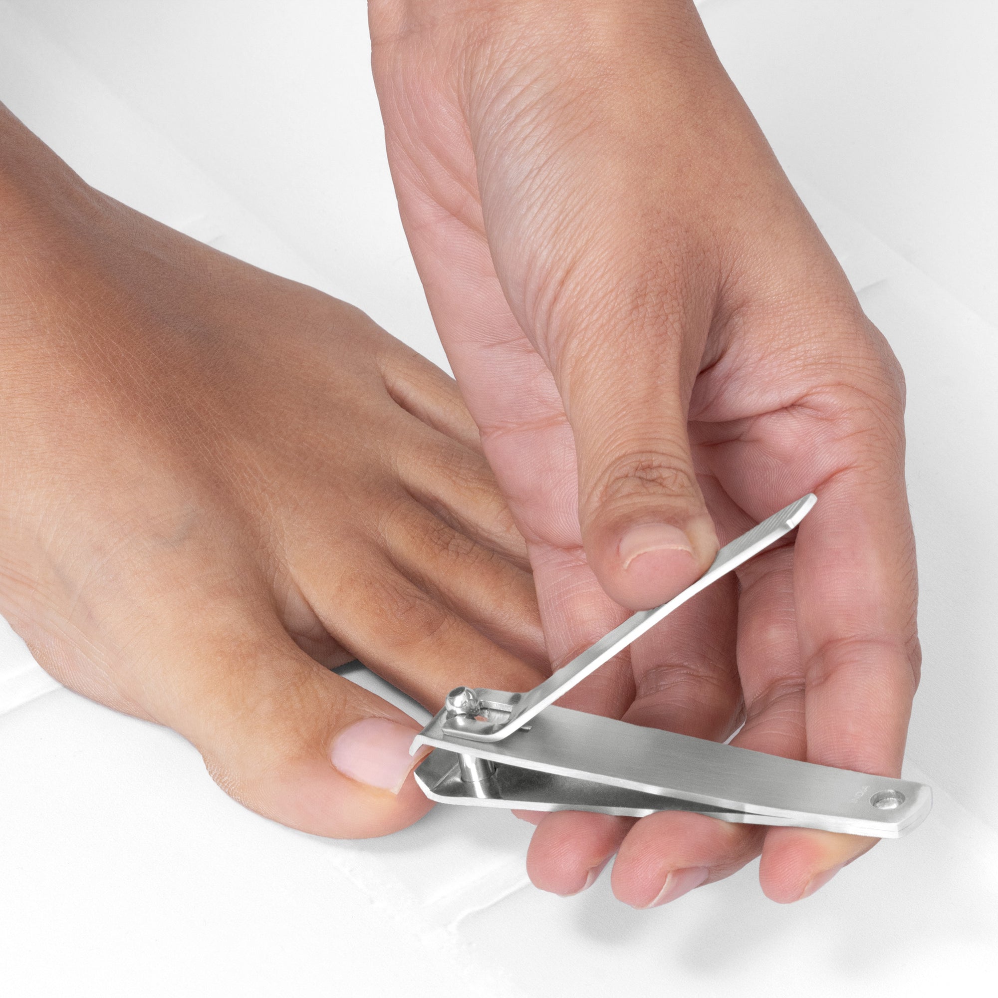 Neon Nail Kit: Neon Nail Kit's stainless-steel nail clipper and trimming toenails