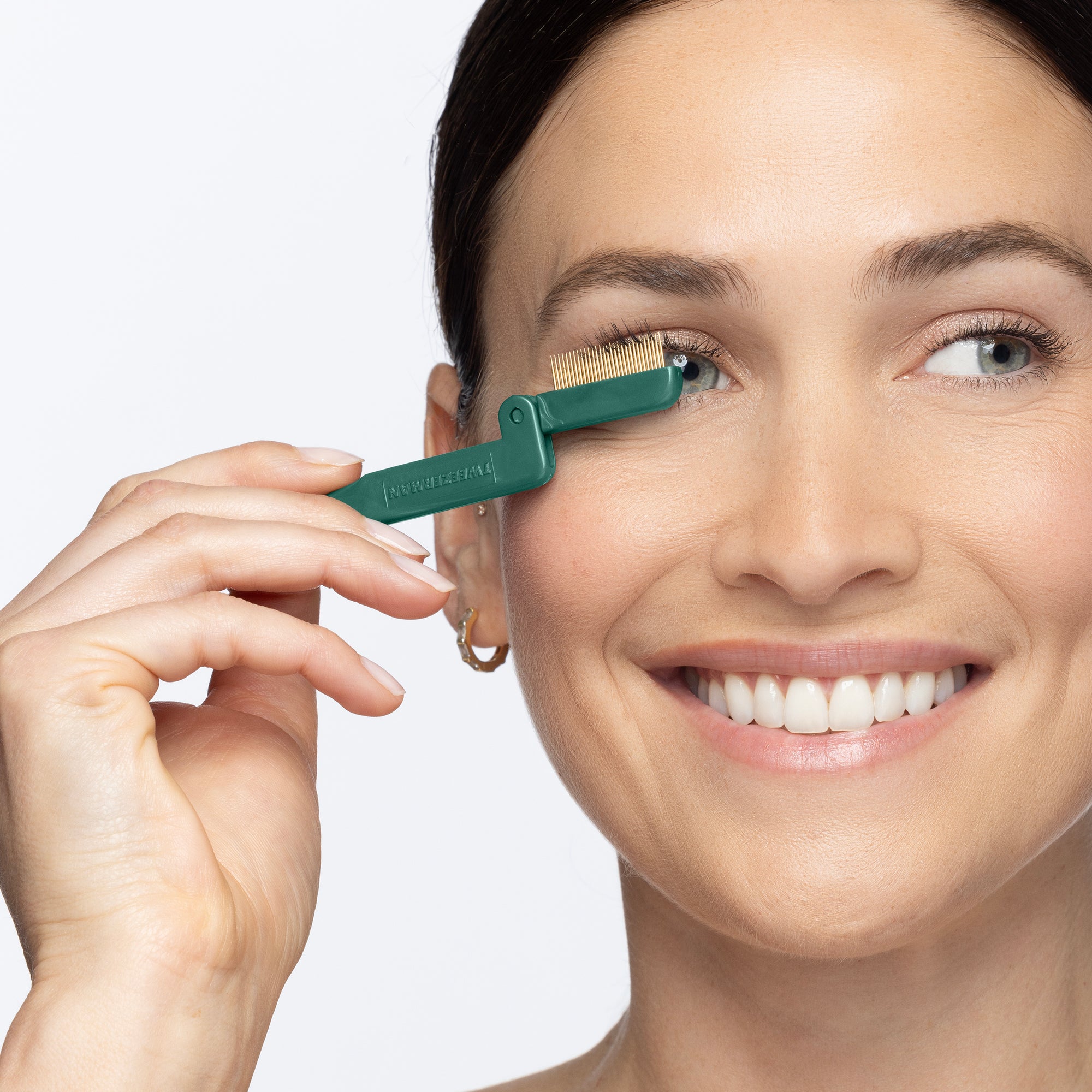 Model using Enchanted Garden's Lash Set: ilashcomb