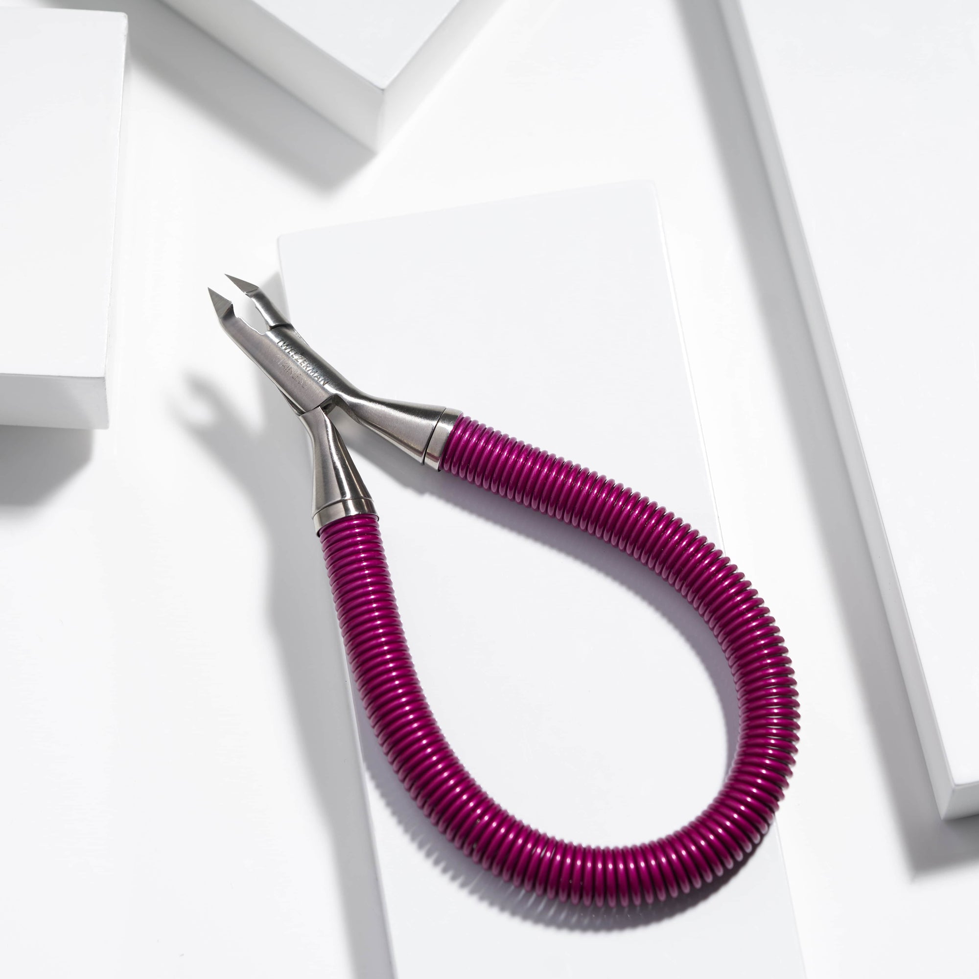 Grip And Snip Spiral Spring Cuticle Nipper